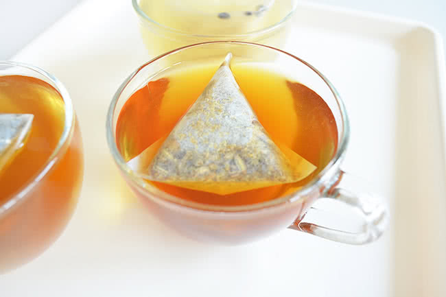 【花草巫婆】順暢一天三角立體茶包5.0gx12入(茴香、德國洋甘菊、大黃、玫瑰果、橙皮、檸檬香茅)