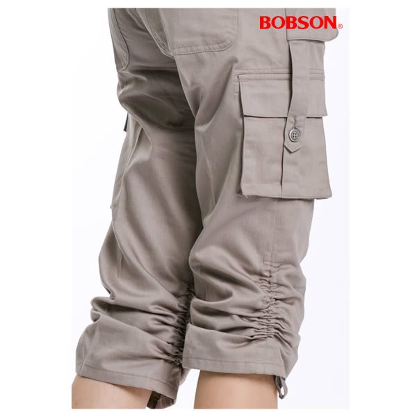 【BOBSON】女款貼袋色布抽繩七分褲(卡其)