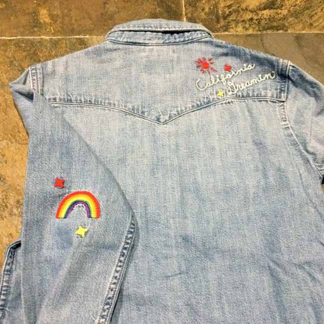 【Levis】女款修身西部長袖牛仔襯衫 / 刺繡 / 彩虹 / 蘋果 / 星星