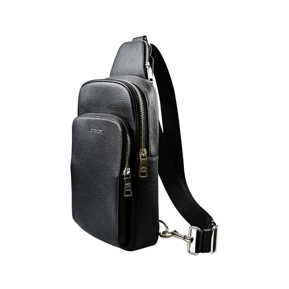 COACH 金屬LOGOG荔枝紋皮革直式單肩後背包/胸包/男 COACH 金屬LOGOG荔枝紋皮革直式單肩後背包/胸包/男