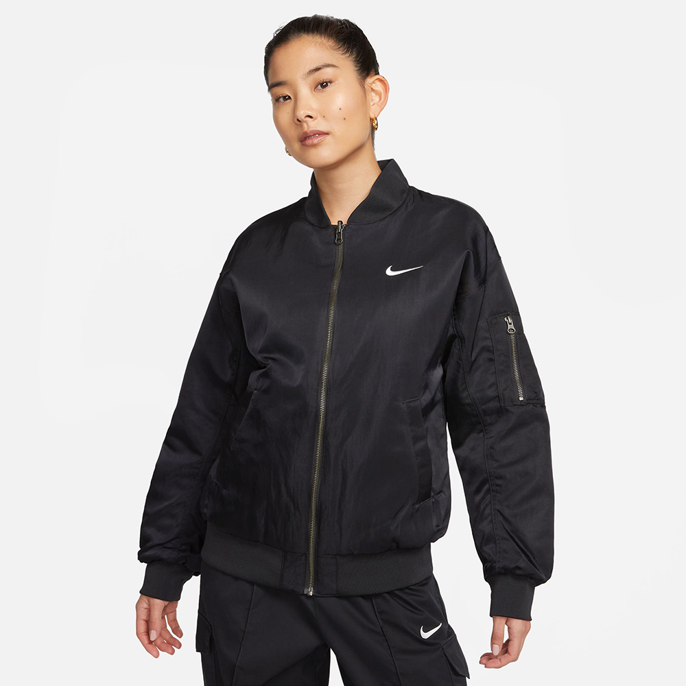 NIKE 耐吉】外套女款立領外套飛行外套運動AS W NSW VRSTY BMBR JKT 黑