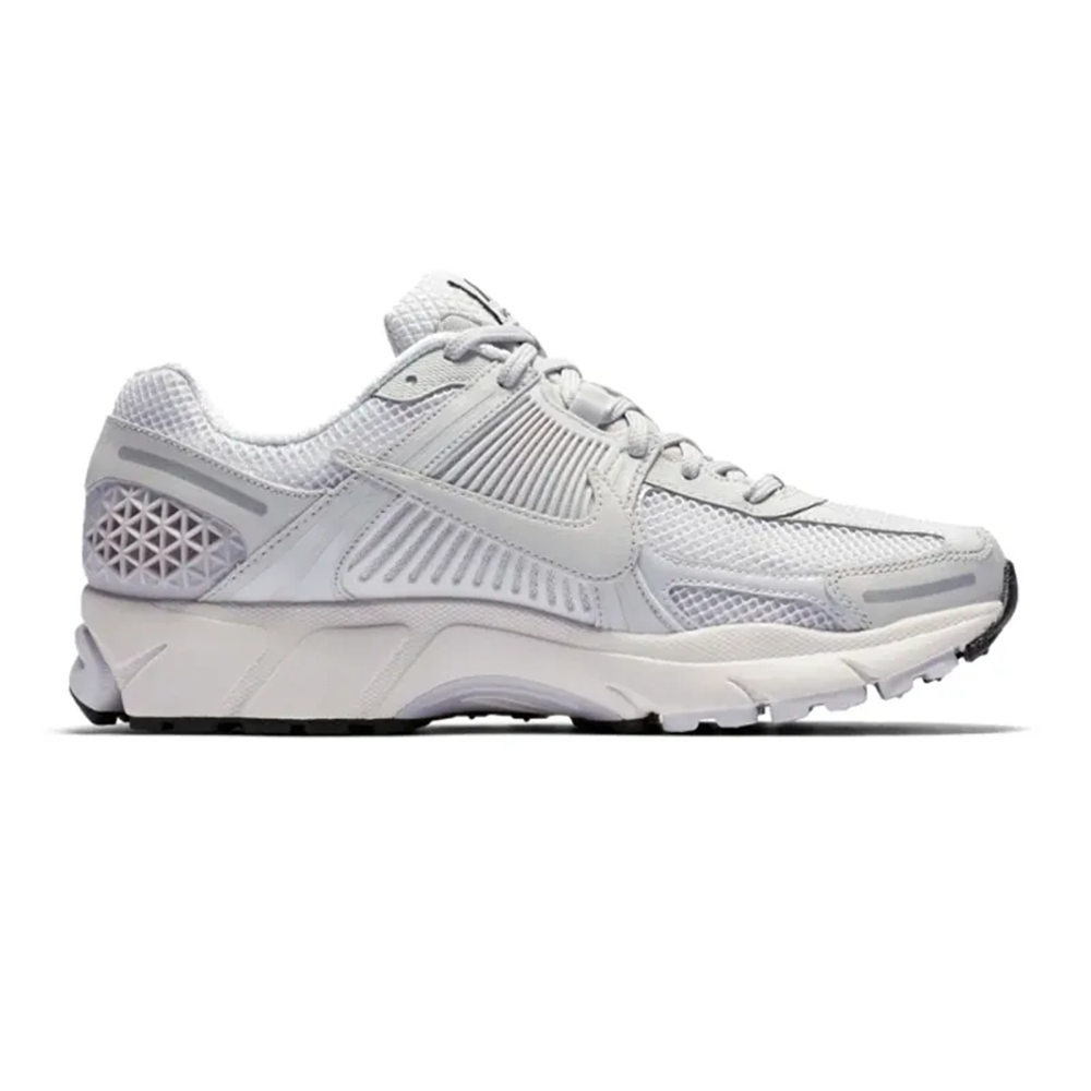 NIKE 耐吉 休閒鞋 Nike Zoom Vomero 5