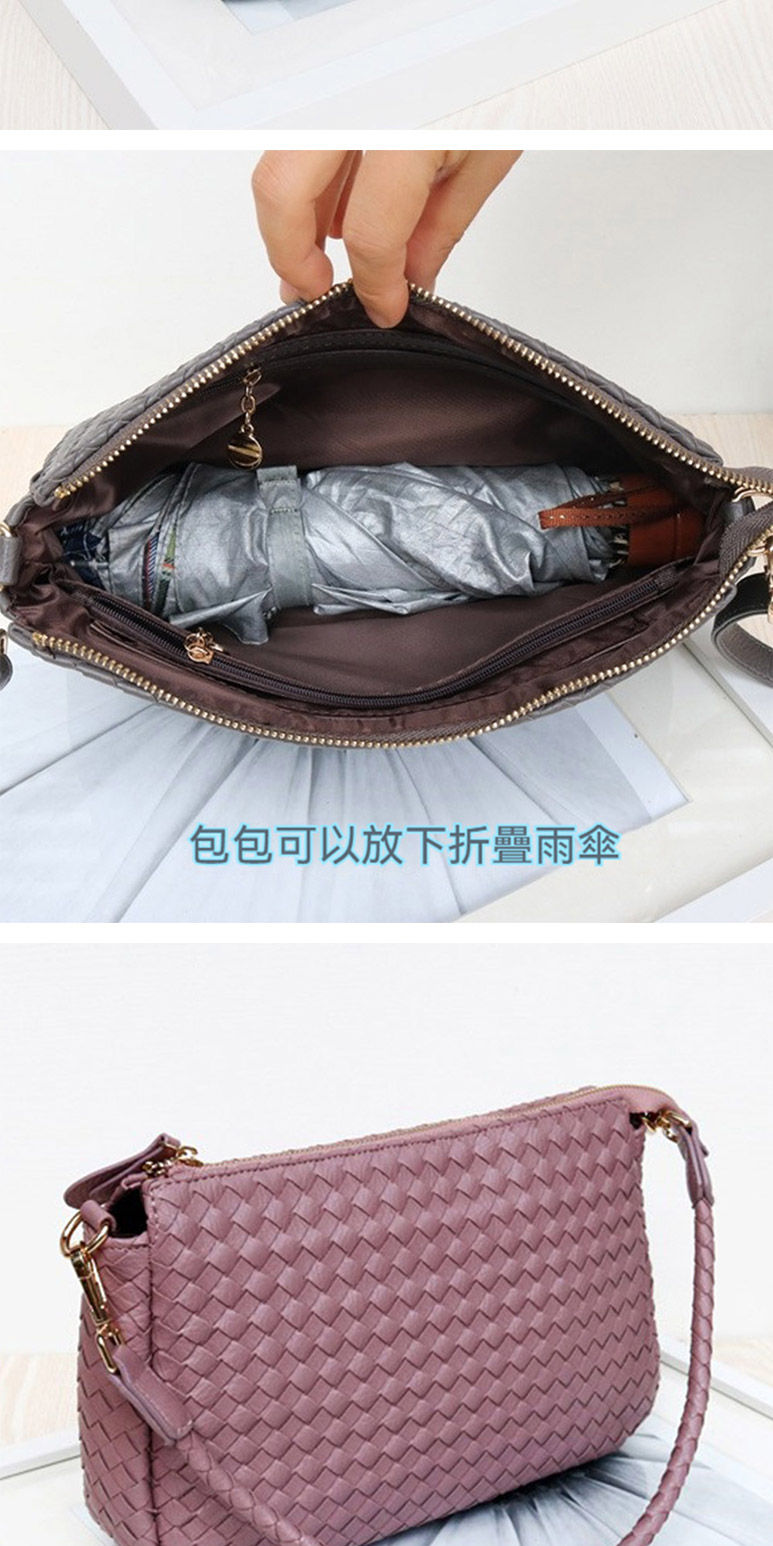 包包可以放下折疊雨傘 