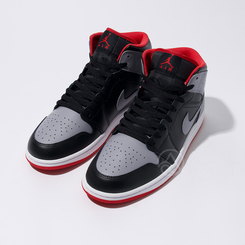 NIKE 耐吉 Air Jordan 1 Mid 男鞋 灰黑