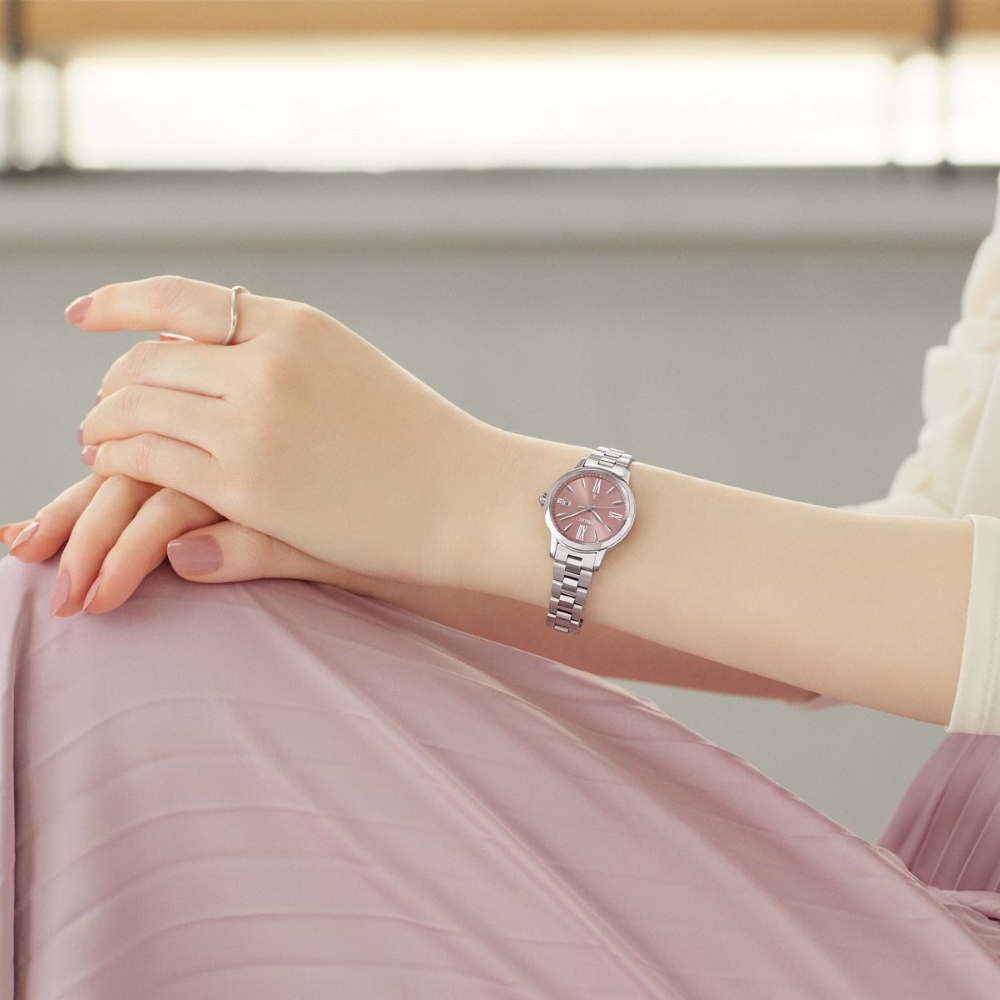 SEIKO 精工 LUKIA 推薦款 太陽能電波 時尚腕錶(