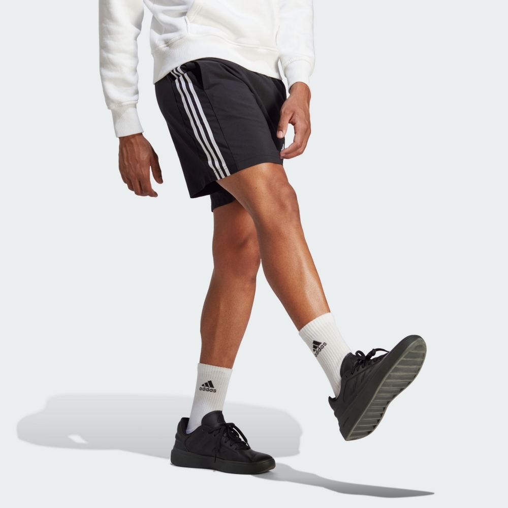 adidas 愛迪達 ESSENTIALS 運動短褲(IC1