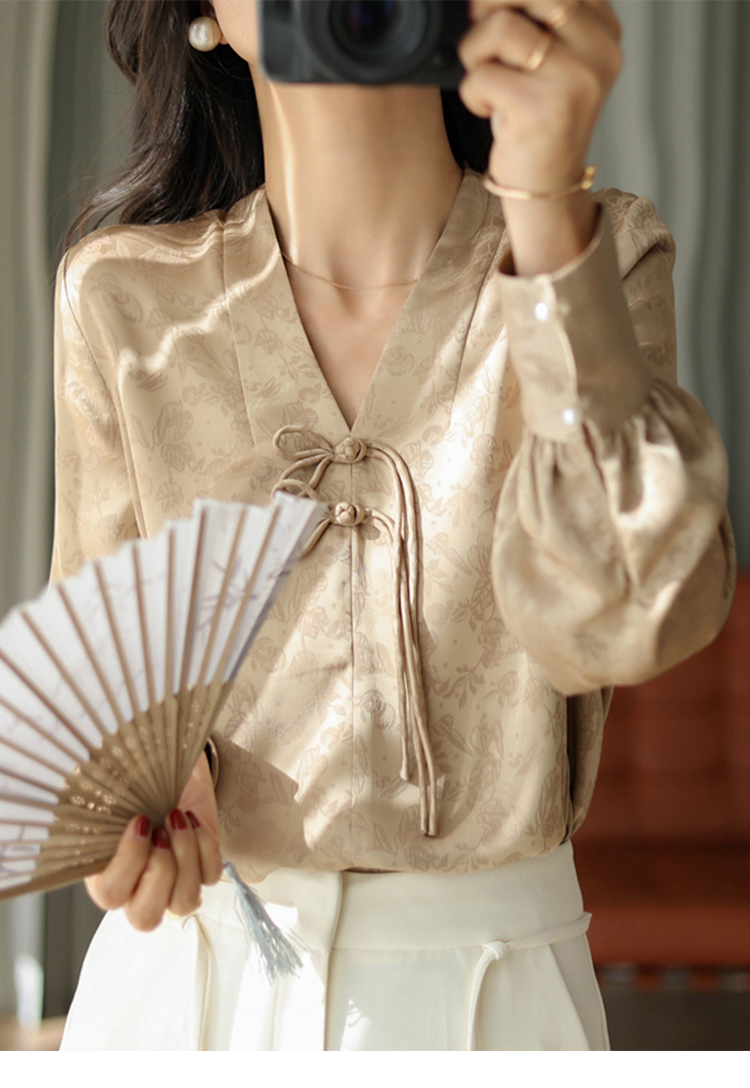 初色 新中式文藝印花V領燈籠袖九分長袖襯衫上衣女上衣-共2色