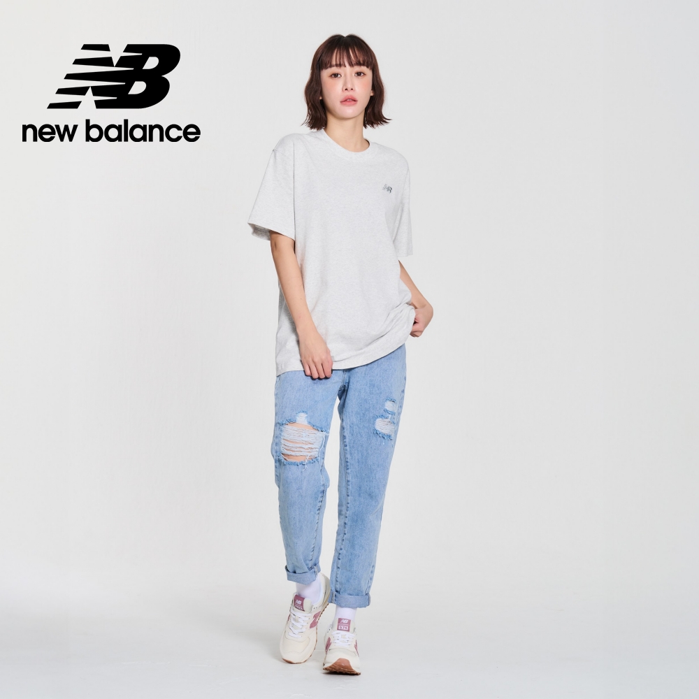 NEW BALANCE NB 圓領刺繡NB短袖上衣_女性_淺