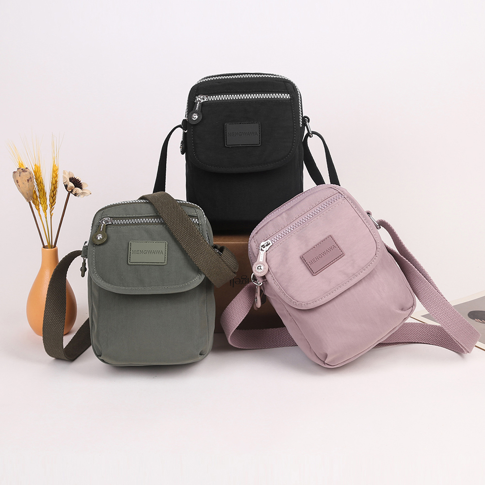 ARION 輕量防潑水素色多隔層肩背/斜背小包 手機包(黑色