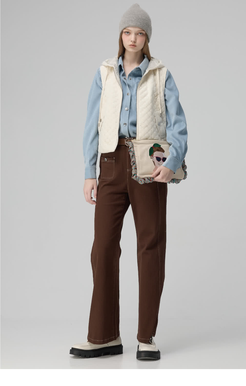 OUWEY 歐薇 菱格紋車棉石墨烯連帽背心(白;S-L;32 OUWEY 歐薇 菱格紋車棉石墨烯連帽背心(白;S-L;32