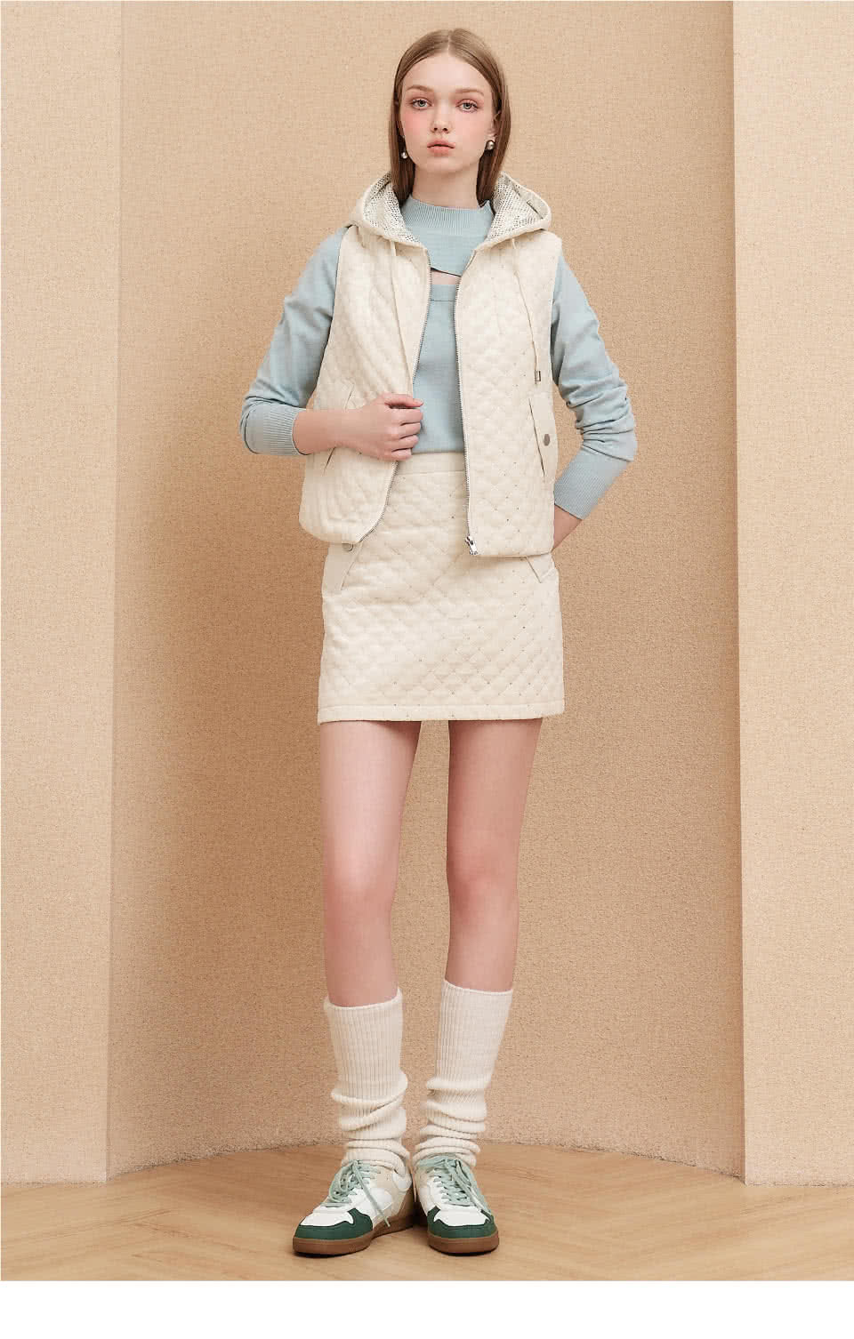 OUWEY 歐薇 菱格紋車棉石墨烯連帽背心(白;S-L;32 OUWEY 歐薇 菱格紋車棉石墨烯連帽背心(白;S-L;32