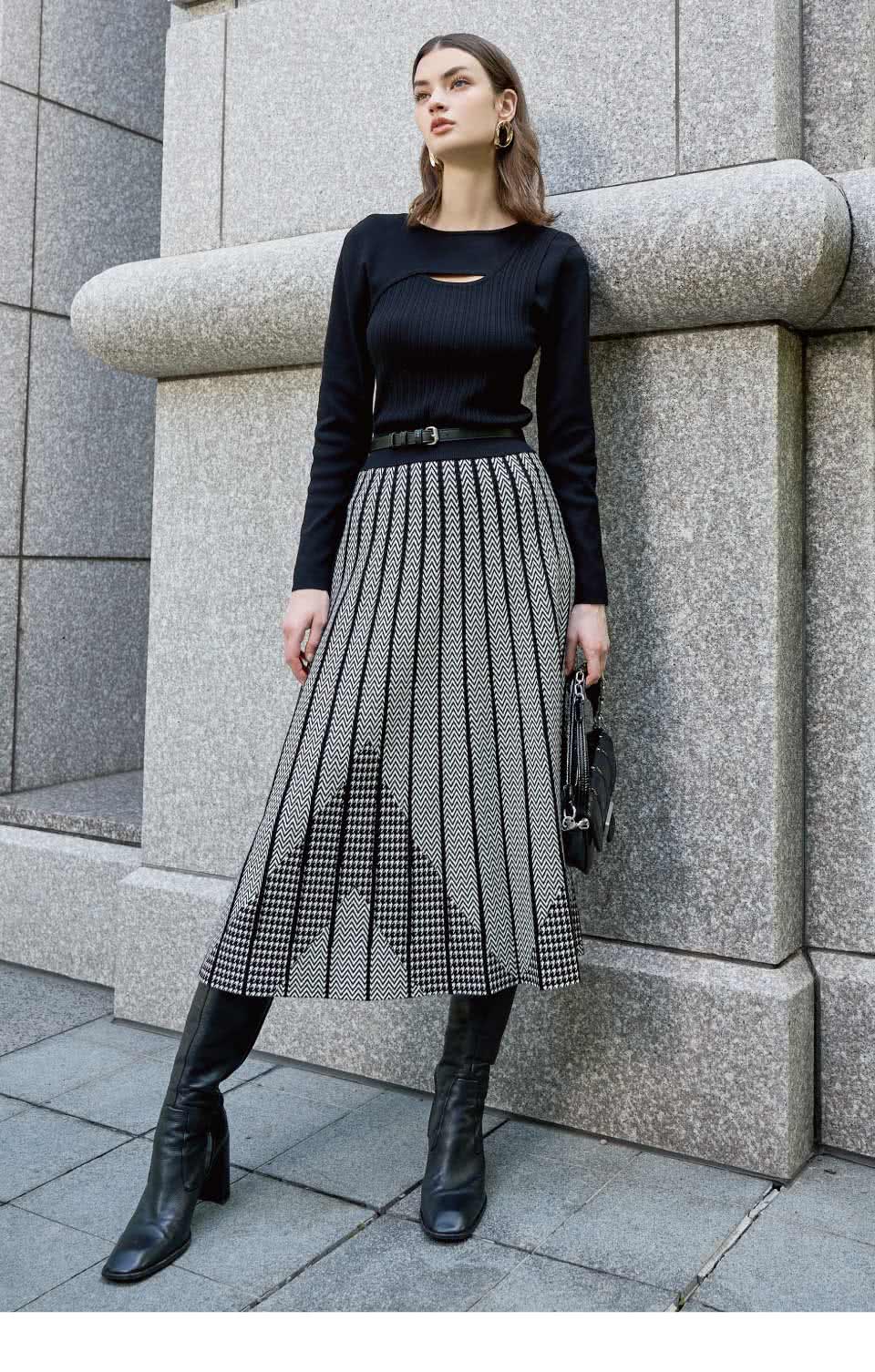 ILEY 伊蕾 交錯鏤空坑條縲縈針織上衣(兩色；M-XL；1