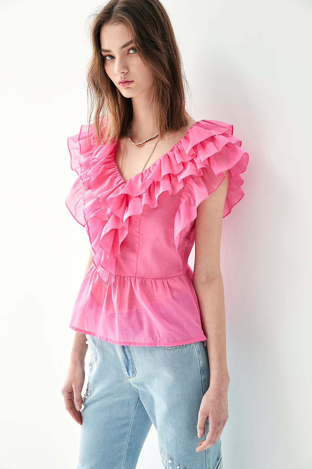 iROO 小蒼蘭粉色荷葉上衣 推薦