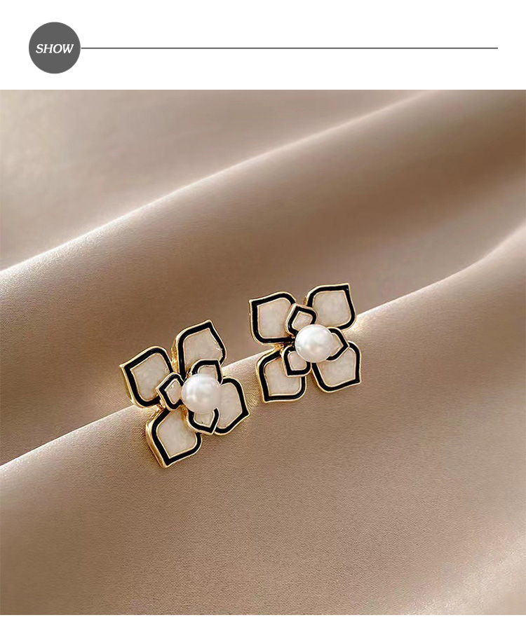 INES 韓國設計撞色線條典雅彩釉珍珠花朵造型耳環(撞色耳環