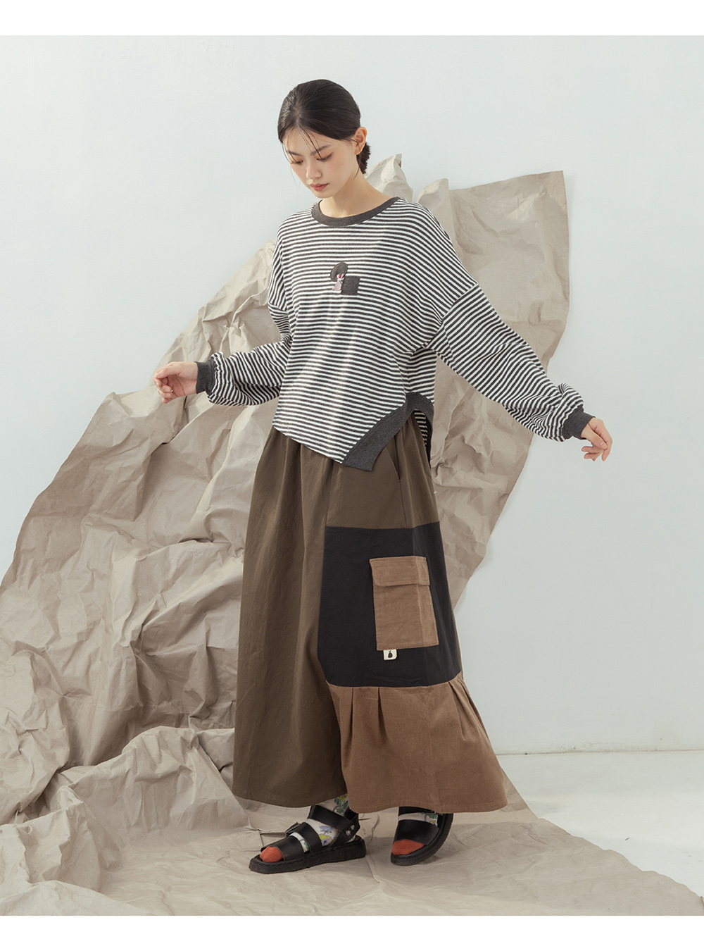 MOSS CLUB 可愛聖誕兔兔繡花彈性條紋長袖上衣(灰 黃 MOSS CLUB 可愛聖誕兔兔繡花彈性條紋長袖上衣(灰 黃