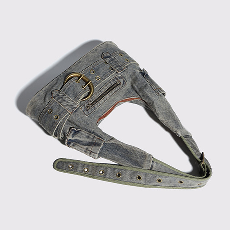 Jpqueen 個性水洗牛仔布鉚釘腋下單肩背包(牛仔藍色)優