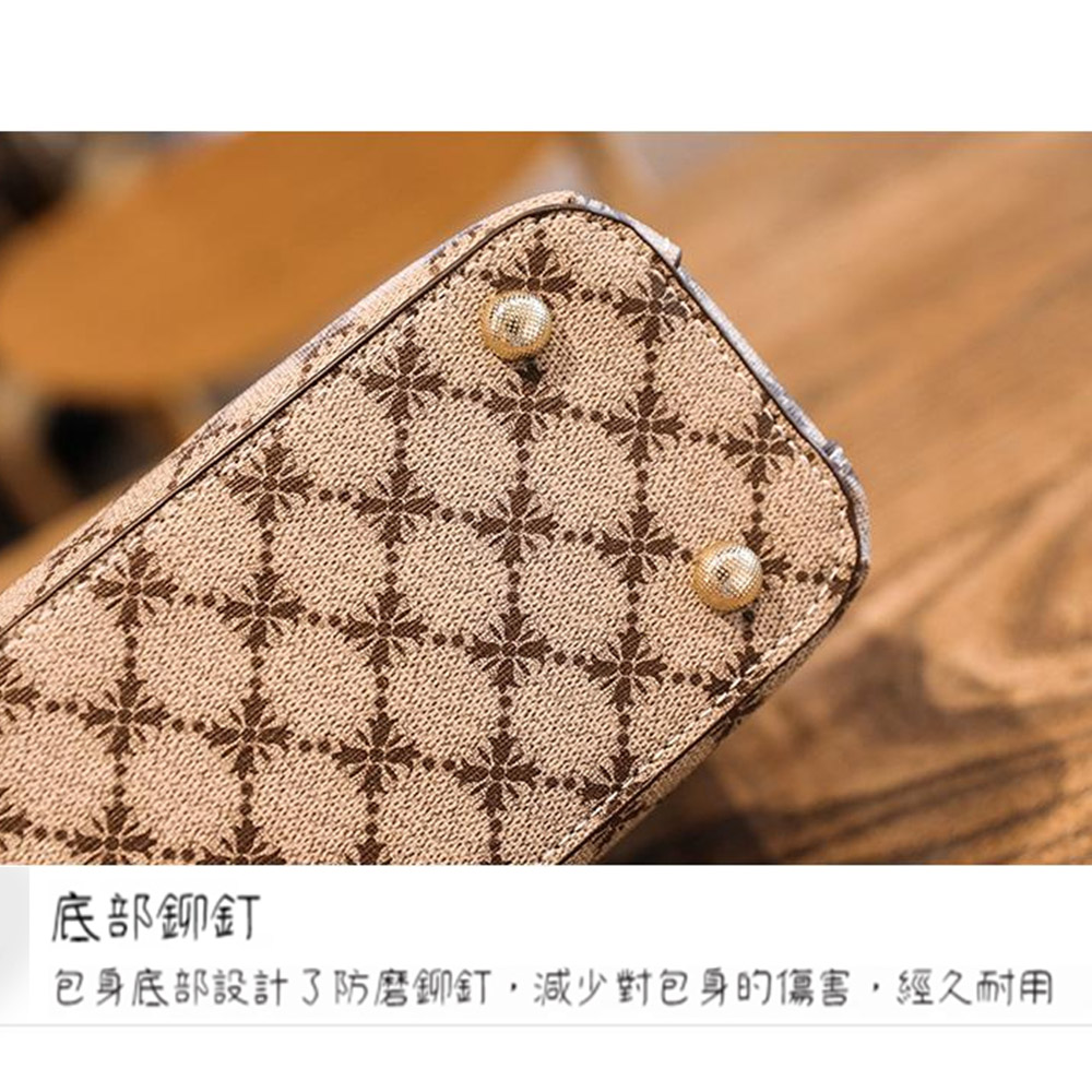 底部鉚釘 包身底部設計了防磨鉚釘,減少對包身的傷害,經久耐用 