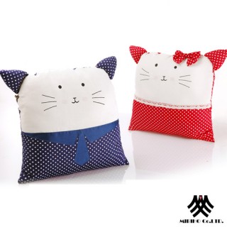 【M.B.H-甜蜜愛貓】麂皮拼布刺繡抱枕(2入)