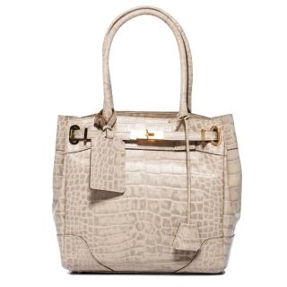 Momo購物網推薦的 A D M J 鱷魚壓紋小牛革cova Tote Camel 優惠特價135元 網購編號 Momo購物網推薦的 A D M J 鱷魚壓紋小牛革cova Tote Camel 優惠特價135元 網購編號