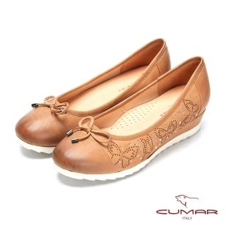 【CUMAR】簡約步調 擦色沖孔鏤空圓頭楔形跟鞋(棕色)