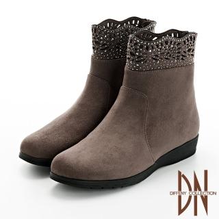 【DN】短靴_簍空雕花水鑽點綴楔型短靴(咖)