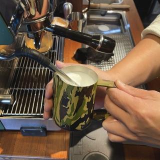 【Minos】不鏽鋼拉花鋼杯 迷彩款300ml(兩種規格 多種顏色 高度質感)