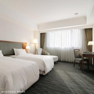 【台中富信大飯店】暑假不加價★雙人含早-買1晚送1晚(平日升等-雅緻家庭房或豪華客房)