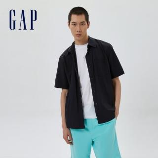 【GAP】男裝 輕透氣系列 通勤風素色防雨短袖襯衫(837028-黑色)