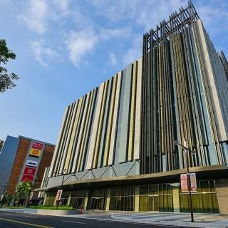 【LION TRAVEL 雄獅旅遊】苗栗 尚順君樂飯店 豪華雙床客房兩人入住(一泊一食＋育樂券)