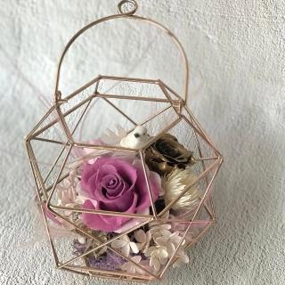 【OSTARA FLORIST 奧斯塔拉花藝】鳥語花香 幾何金屬框永生花(永生花、玫瑰花、花禮)
