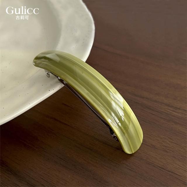 【Gulicc 古莉可】髮夾 法式 光澤感 橢圓 彈簧夾(7夕情人節 生日 髮飾 頭飾 鯊魚夾 抓夾 禮物)