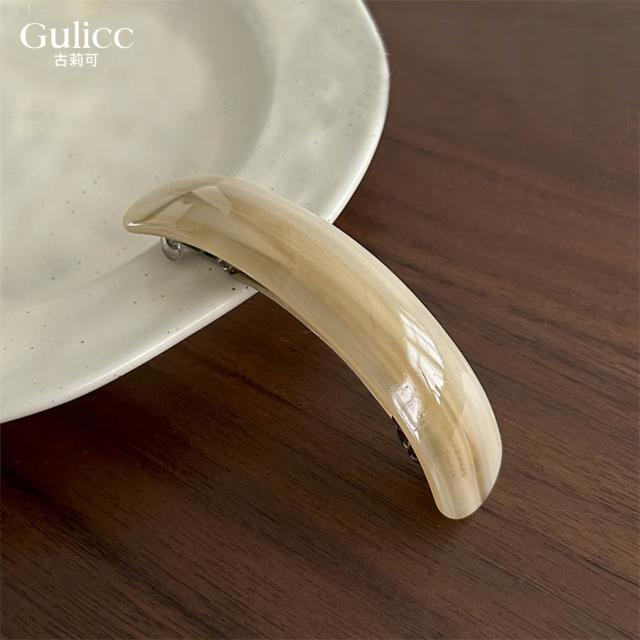 【Gulicc 古莉可】髮夾 法式 光澤感 橢圓 彈簧夾(7夕情人節 生日 髮飾 頭飾 鯊魚夾 抓夾 禮物)