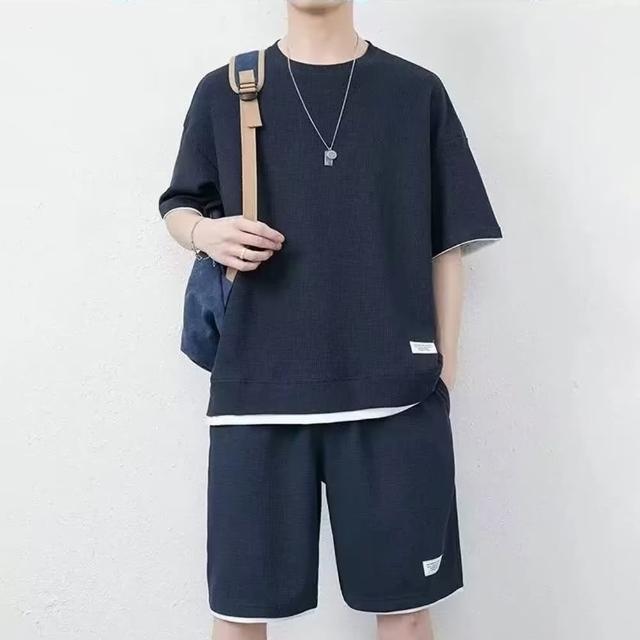【D.studio】韓版寬鬆休閒運動套裝 短袖上衣+五分短褲(運動短褲短褲男男裝褲子男運動褲短袖t恤衣服 S262)