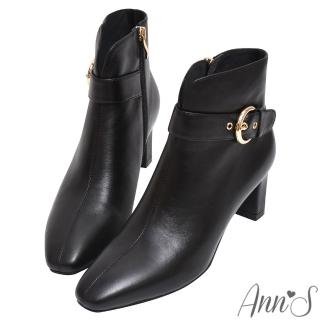 【Ann’S】西西莉亞-顯瘦V口圓扣帶 小羊皮真皮方頭扁跟短靴7cm(黑)