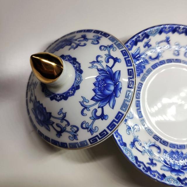 【盛硯莊佛教文物】大青花瓷手工供杯(佛教文物)