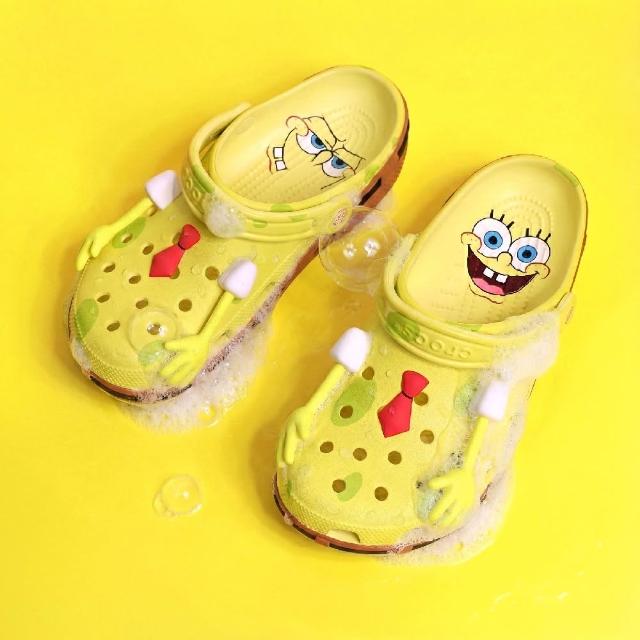 【Crocs】洞洞鞋 Spongebob Classic Clog 男鞋 女鞋 海綿寶寶 香蕉黃 涼拖鞋(2098247HD)