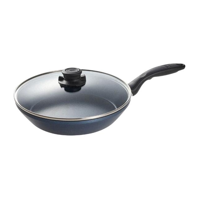 【CorelleBrands 康寧餐具】WORLD KITCHEN 大金藍寶石鑄造不沾深煎鍋26cm(含蓋)/平煎鍋28cm(含蓋)-兩款任選