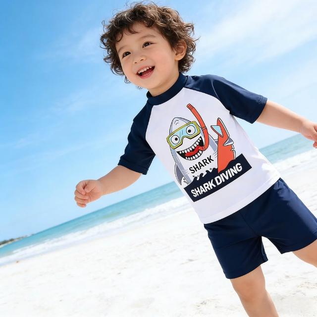 【時尚Baby】兒童泳裝男童泳衣泳褲泳帽三件組藍白色鯊魚泳裝(男童泳裝三件式含泳衣泳褲和泳帽)