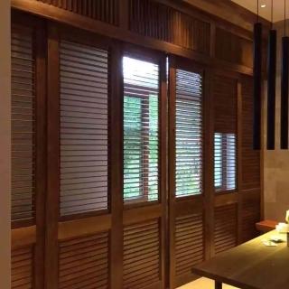【MIDUOLI 米多里】(工廠專業製作/連工帶料高品質裝修)俄羅斯椴木-禪風-實木格柵橫楣活動百葉門-30才