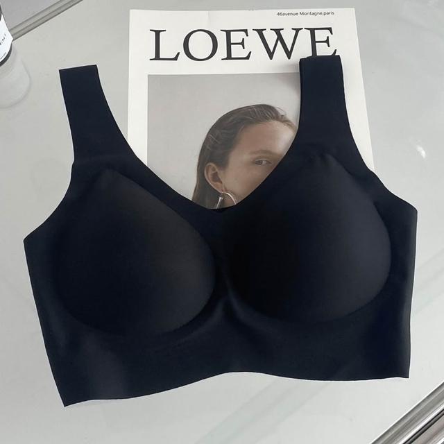 【LEESA】運動內衣\無排扣內衣\女生內衣\無鋼圈內衣\固定杯內衣\薄款內衣\美背內衣\親膚\無痕內